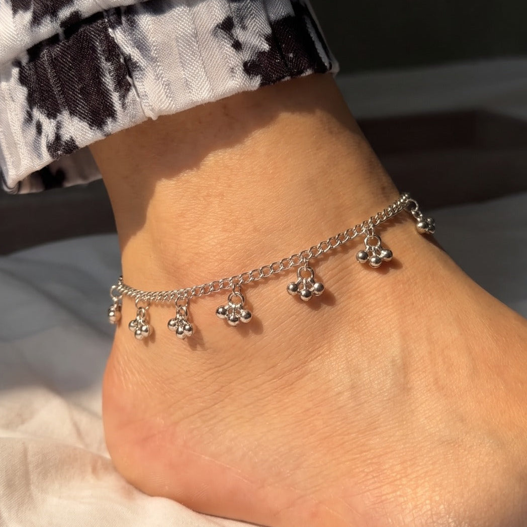 Glamorous Unique Design Silver Plated Anklet for Girls/Women