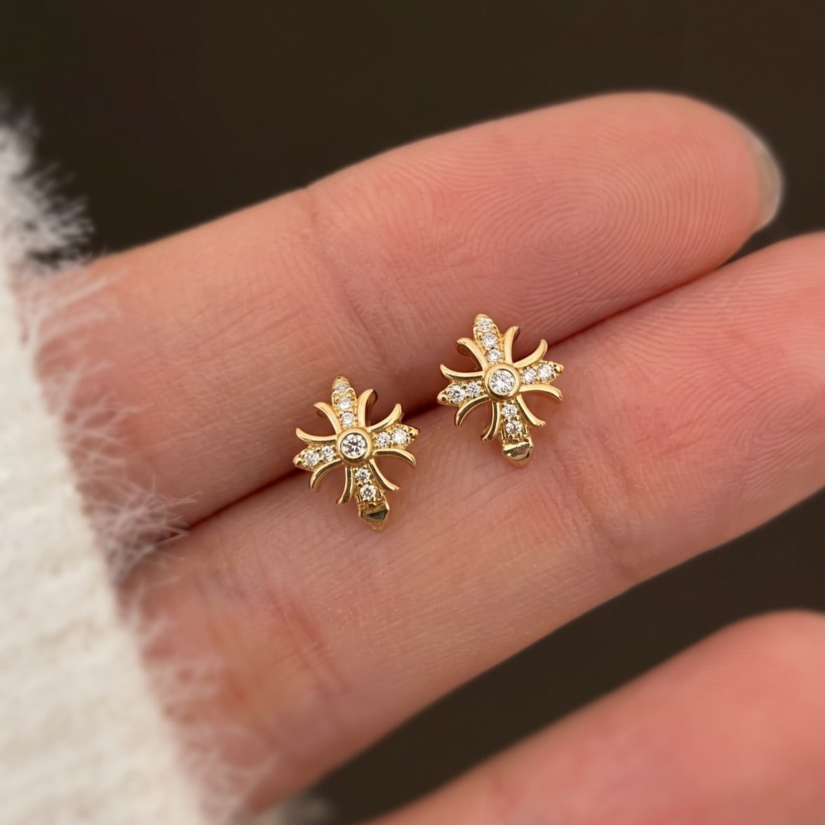 Sparkling Design Gold Plated Crystal Stones Earrings For Girls/women