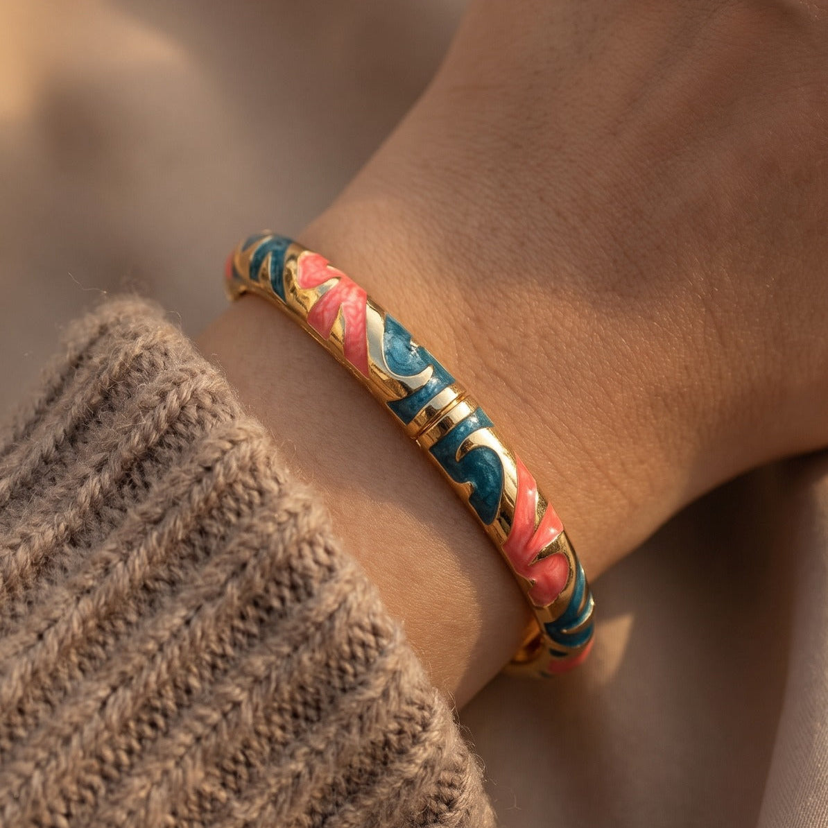 Sparkling Unique Design Gold Plated Bangle for Girls/Women