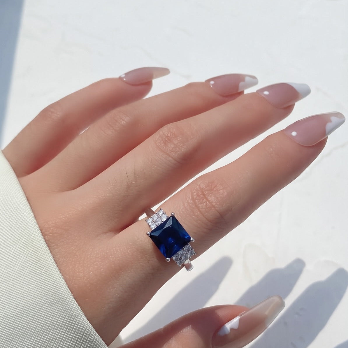 Charming Design Silver Plated Crystal Stones Ring For Girls/women