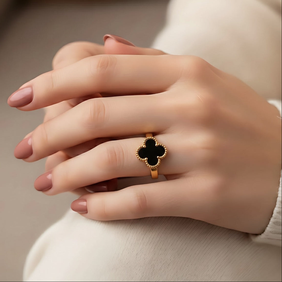 Luxury Flower Design Gold Plated Ring For Girls/women