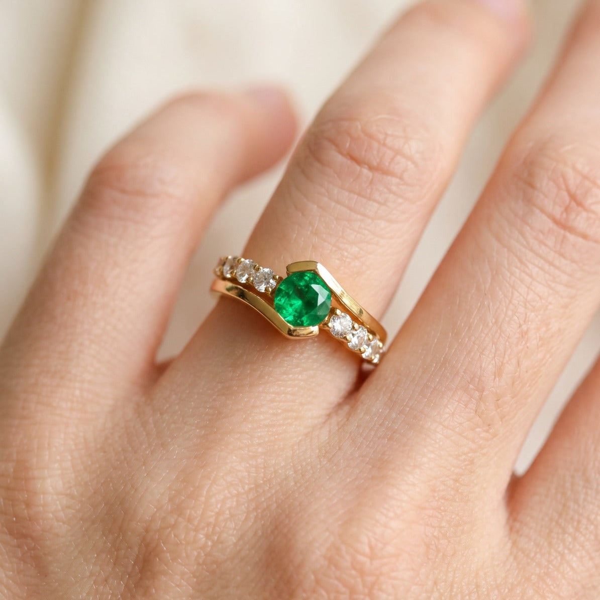 Beautiful Unique Design Gold Plated Crystal Stones Ring For Girls/women