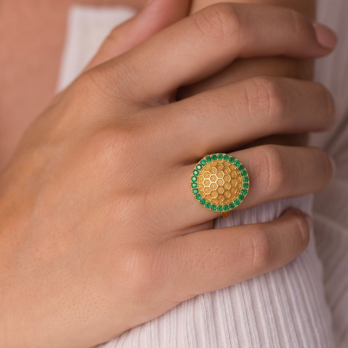 Elegant Unique Design Gold Plated Crystal Stones Ring For Girls/women
