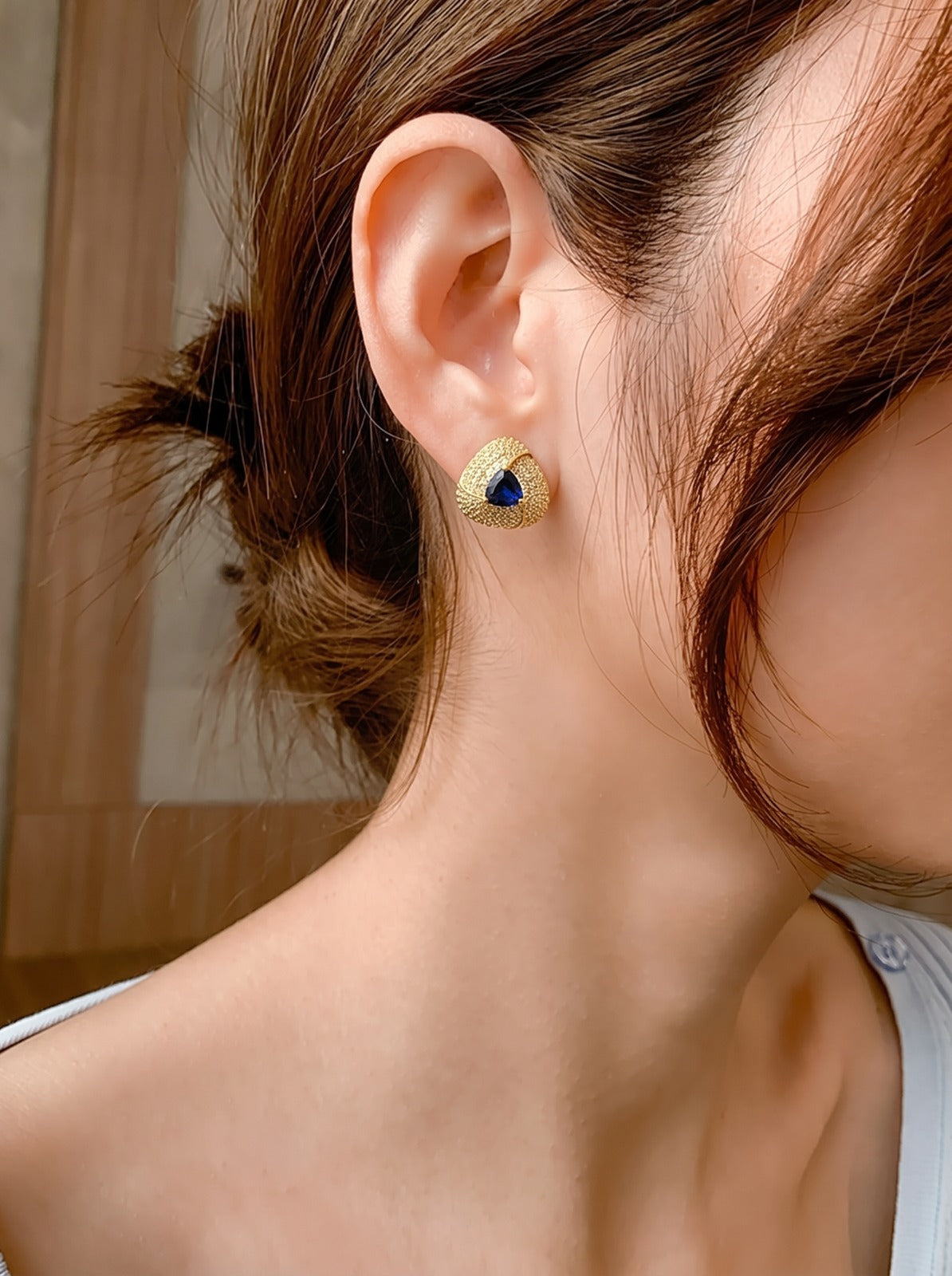 Elegant Design Gold Plated Crystal Stones Earring For Girls/Women
