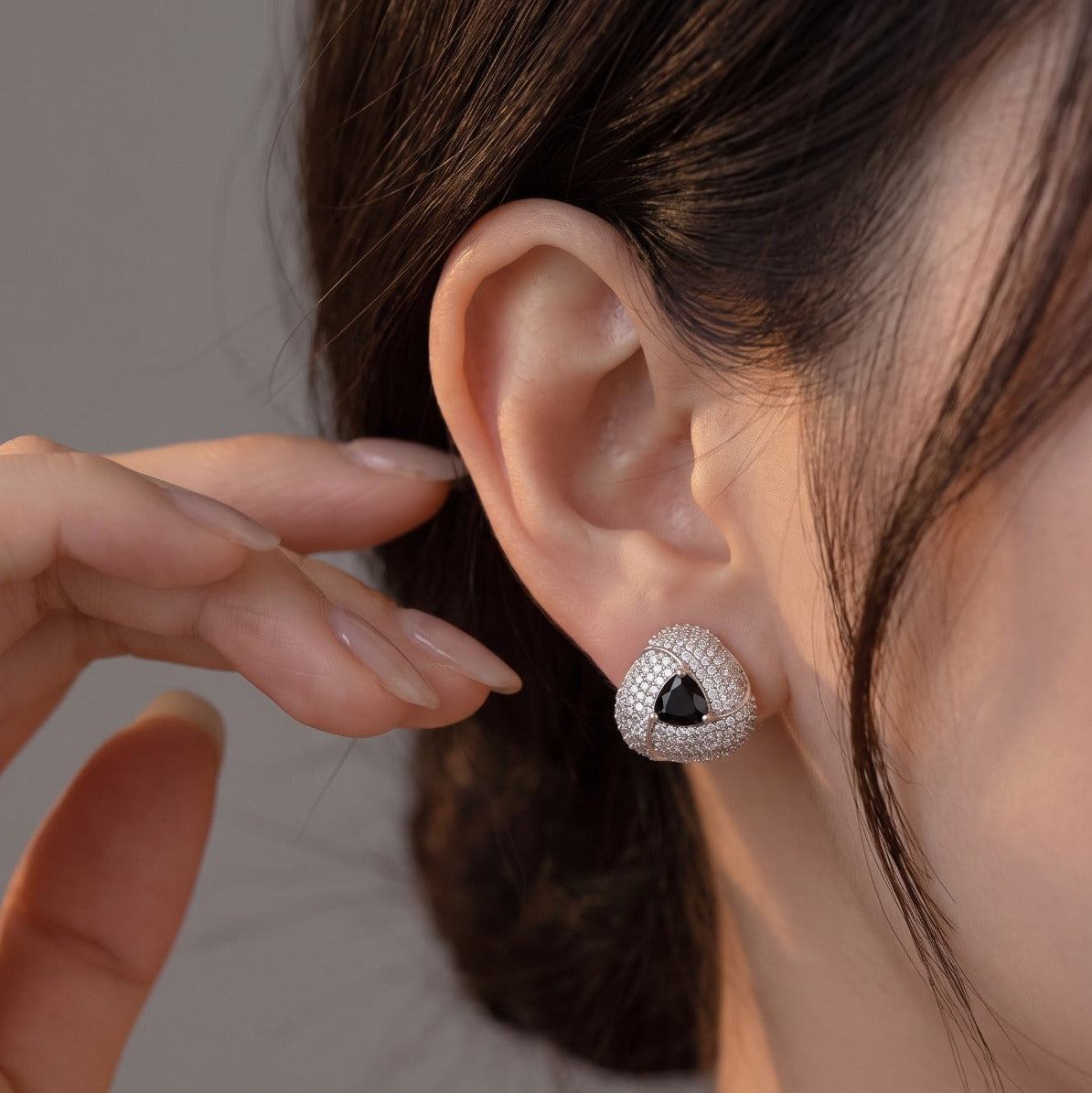 Beautiful Design Silver Plated Crystal Stones Earring For Girls/Women