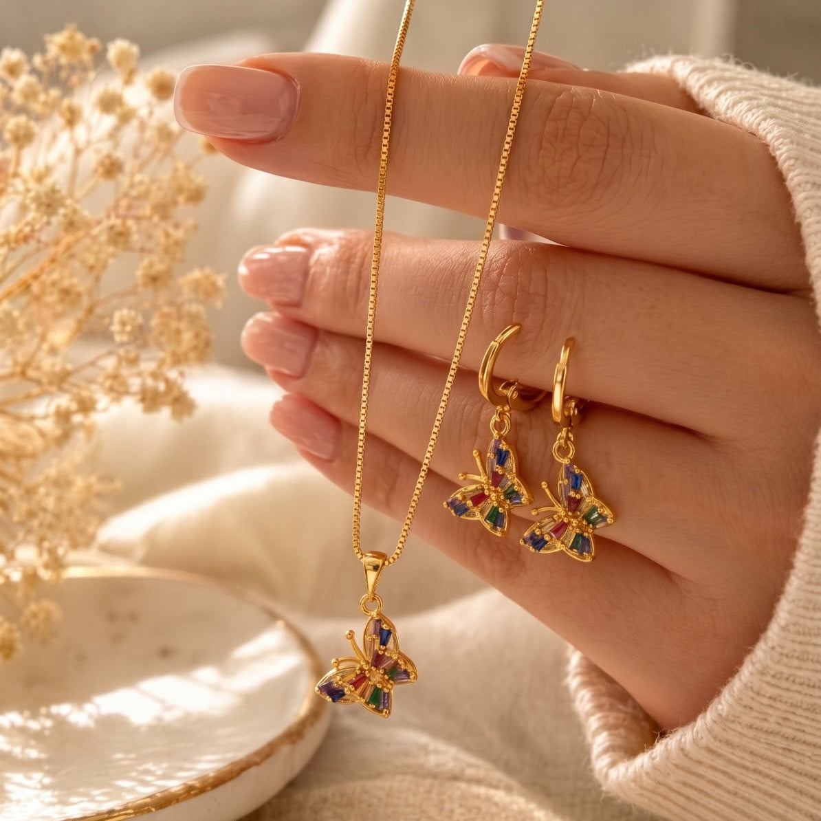Glamorous Butterfly Design Gold Plated Necklace Set for Girls/Women