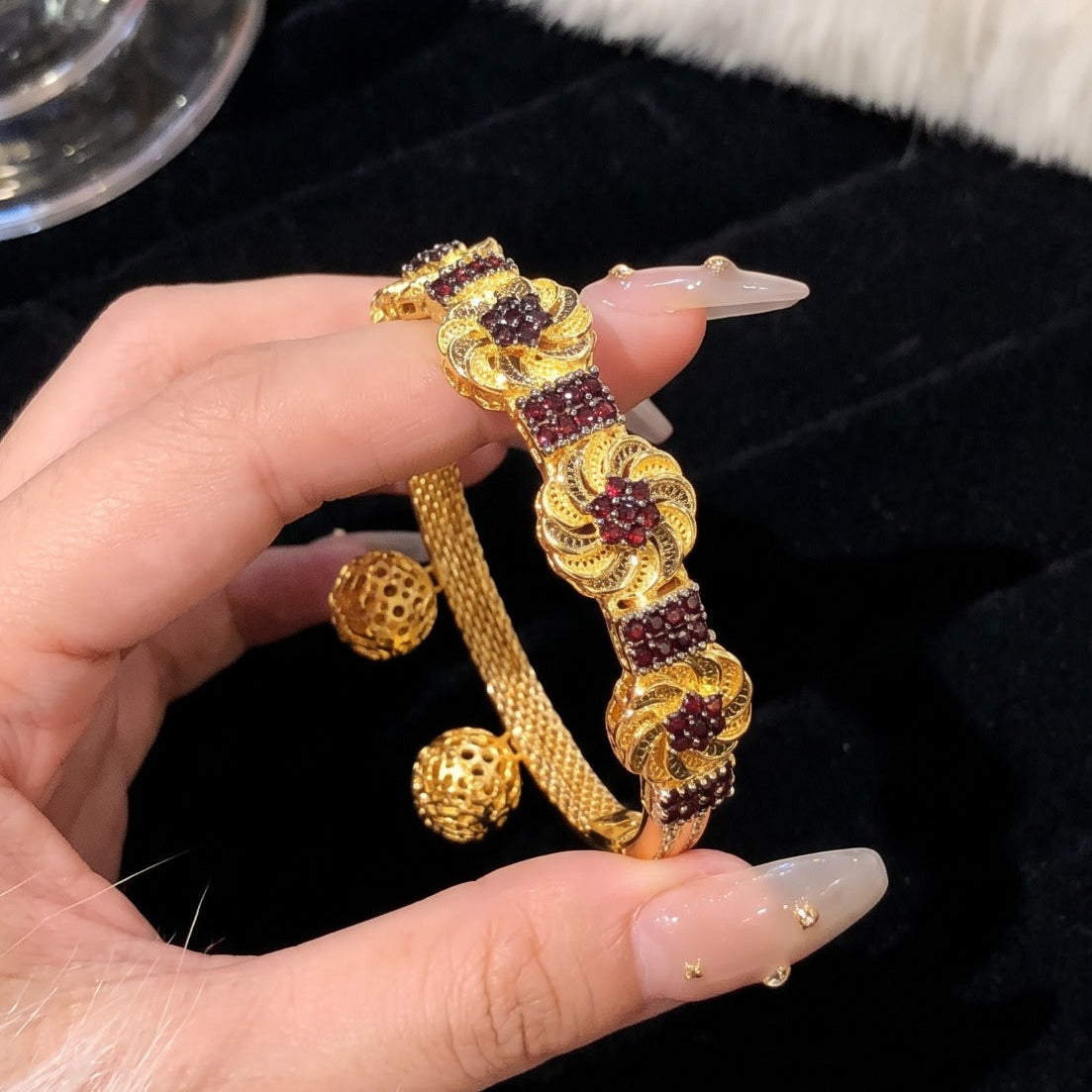Luxury Design Gold Plated Crystal Stones Bracelet For Girls/Women