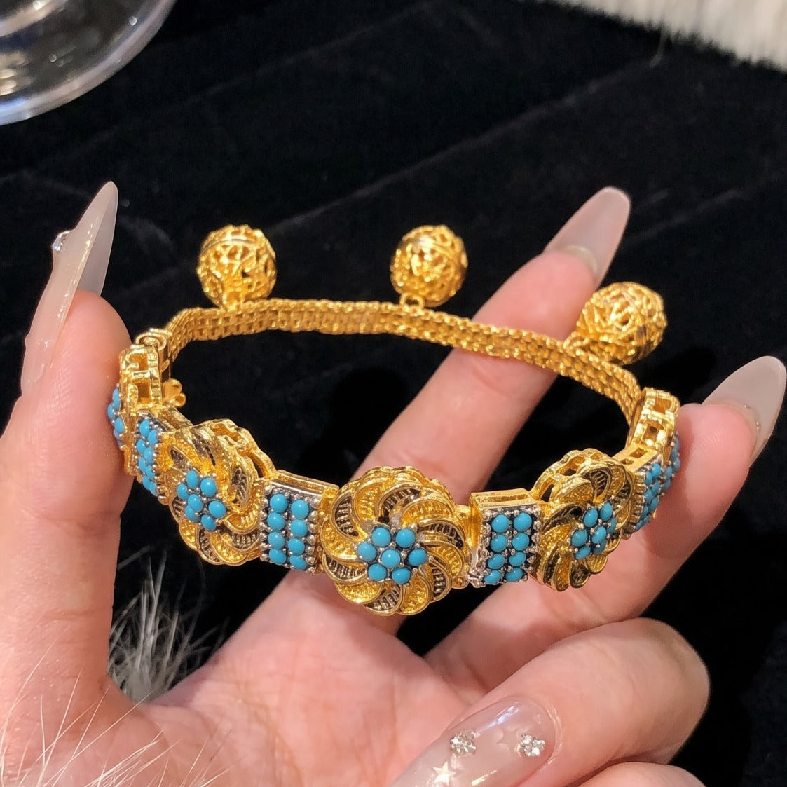 Luxury Design Gold Plated Crystal Stones Bracelet For Girls/Women