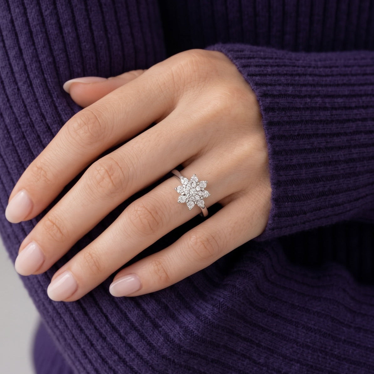 Gorgeous Design Silver Plated Crystal Stones Ring For Girls/women