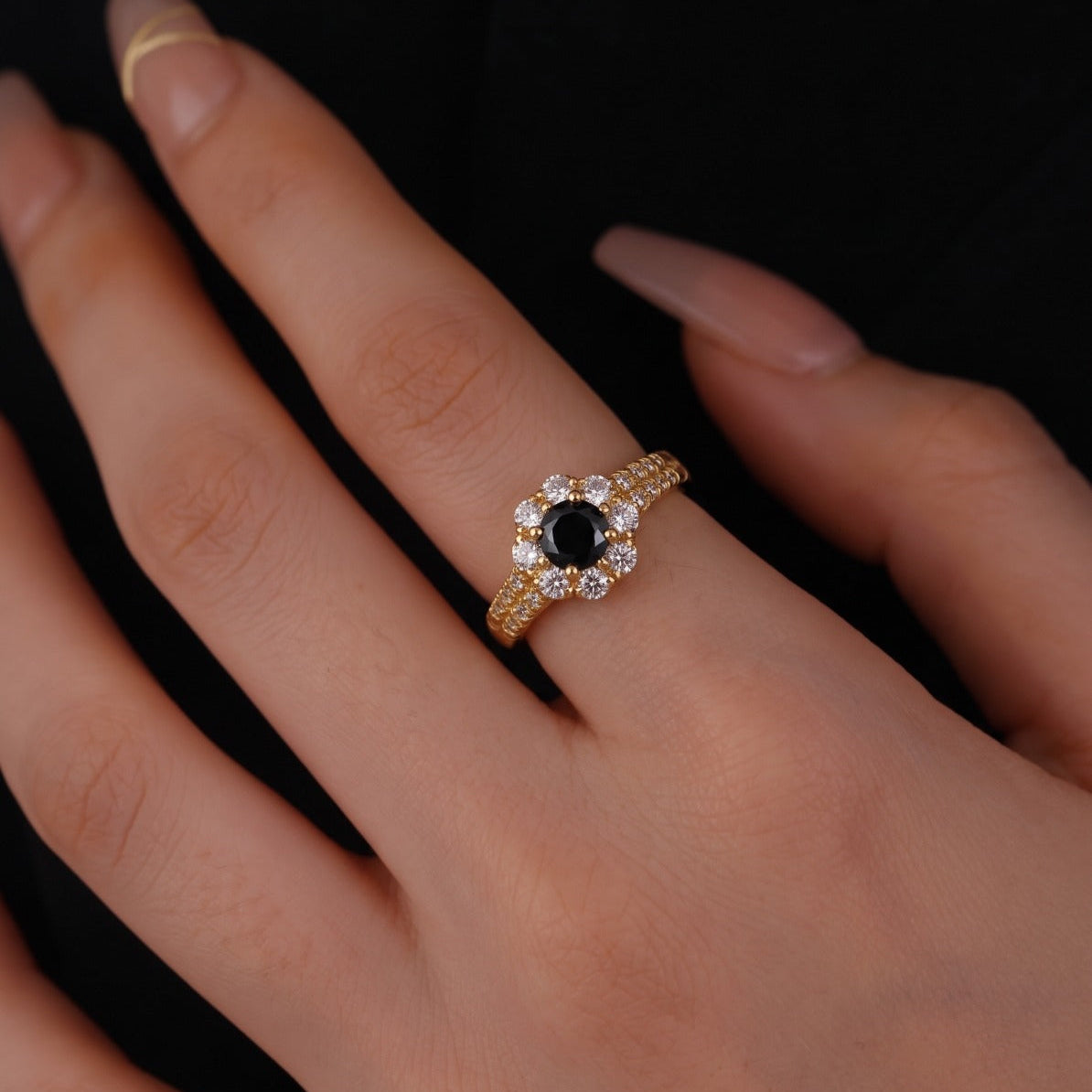 Glamorous Design Gold Plated Crystal Stones Ring For Girls/women