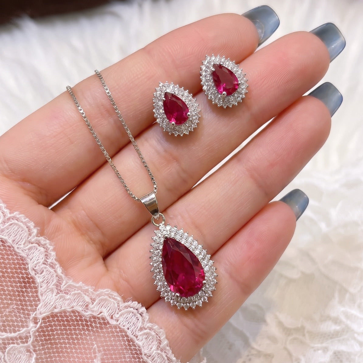 Sparkling Design Silver Plated Crystal Stones Necklace Set for Girls/Women