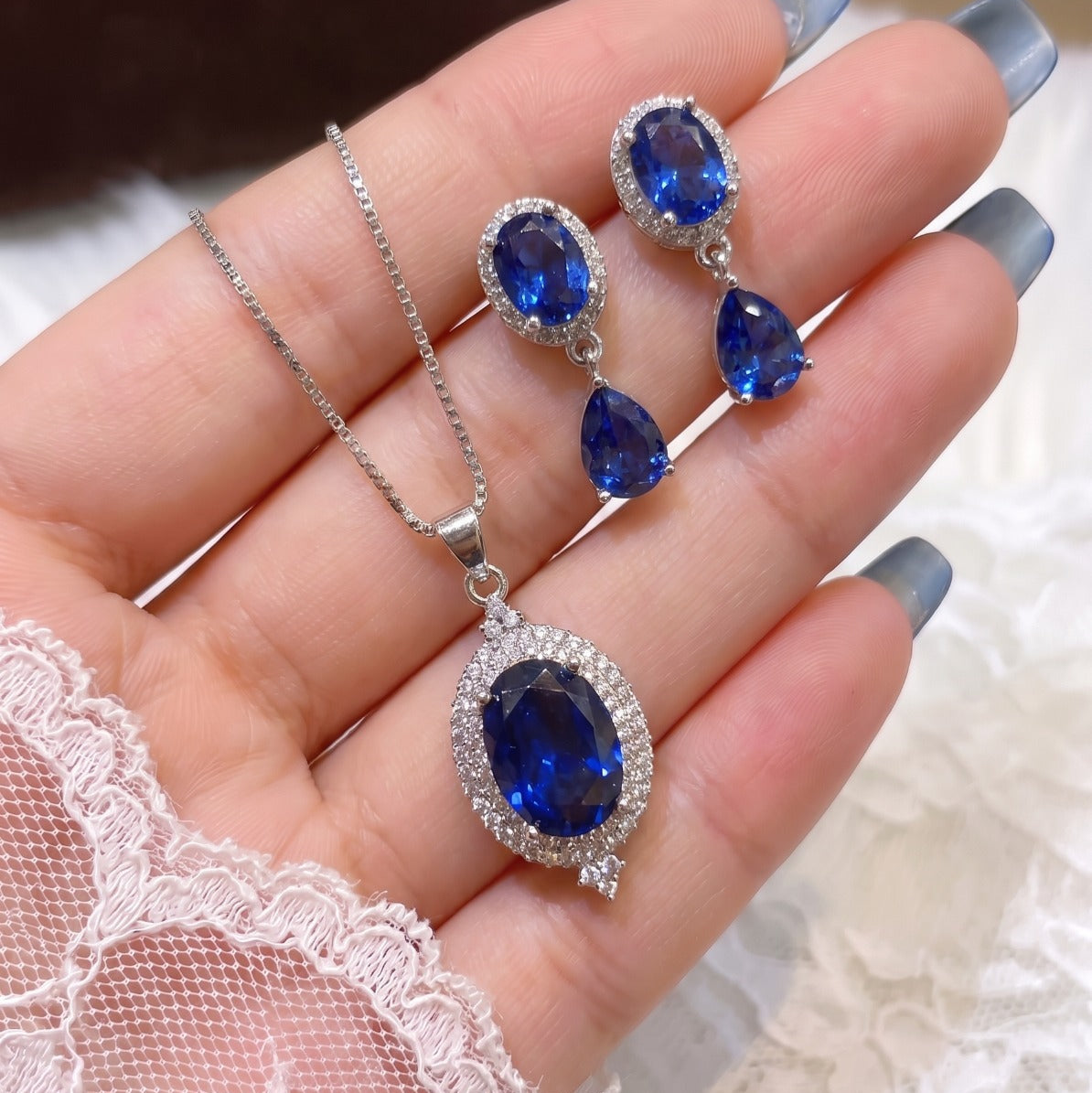 Charming Design Silver Plated Crystal Stones Necklace Set for Girls/Women