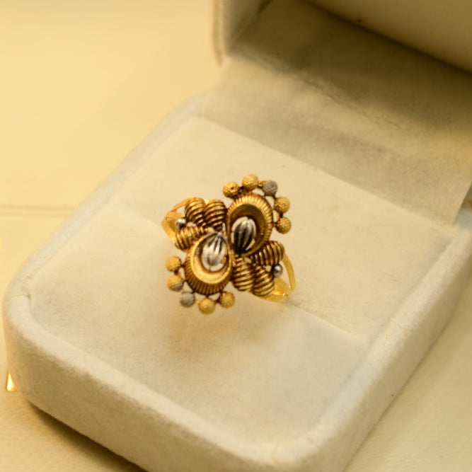 Dazzling Unique Design Gold Plated Ring For Girls/women