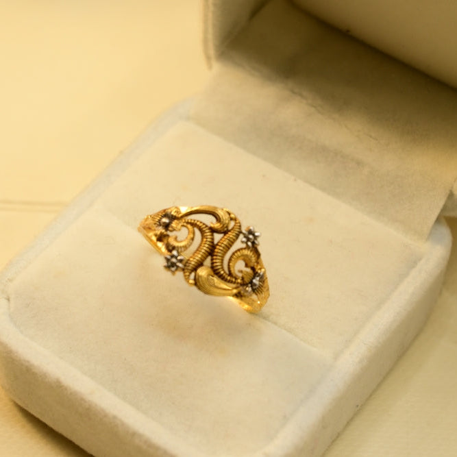 Elegant Unique Design Gold Plated Ring For Girls/women
