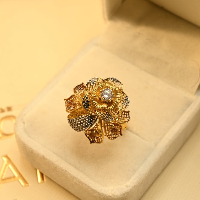 Sparkling Unique Design Gold Plated Ring For Girls/women