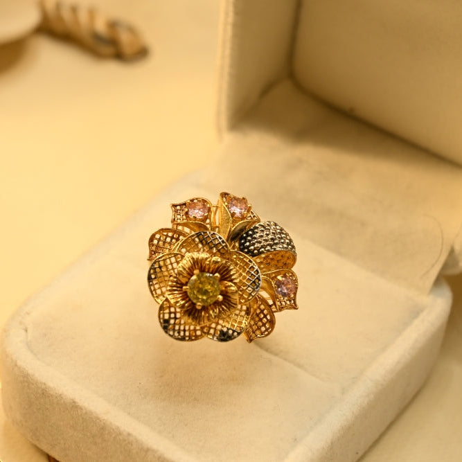 Sparkling Unique Design Gold Plated Ring For Girls/women