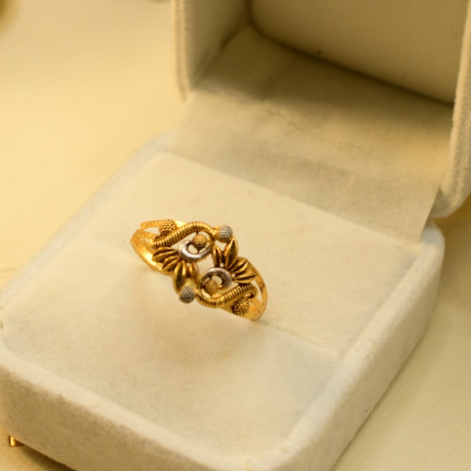 Fancy Unique Design Gold Plated Ring For Girls/women