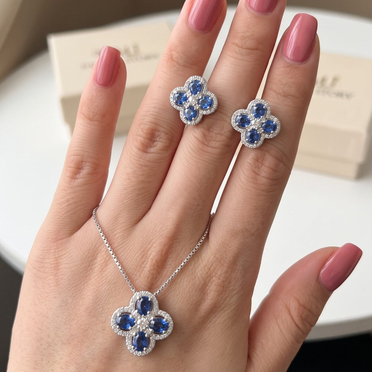 Sparkling Design Silver Plated Crystal Stones Necklace Set for Girls/Women