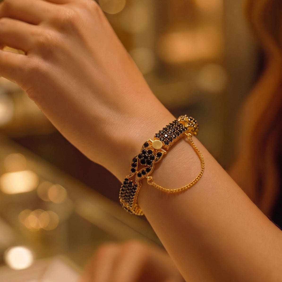 Glamorous Design Gold Plated Crystal Stones Bangle for Girls/Women