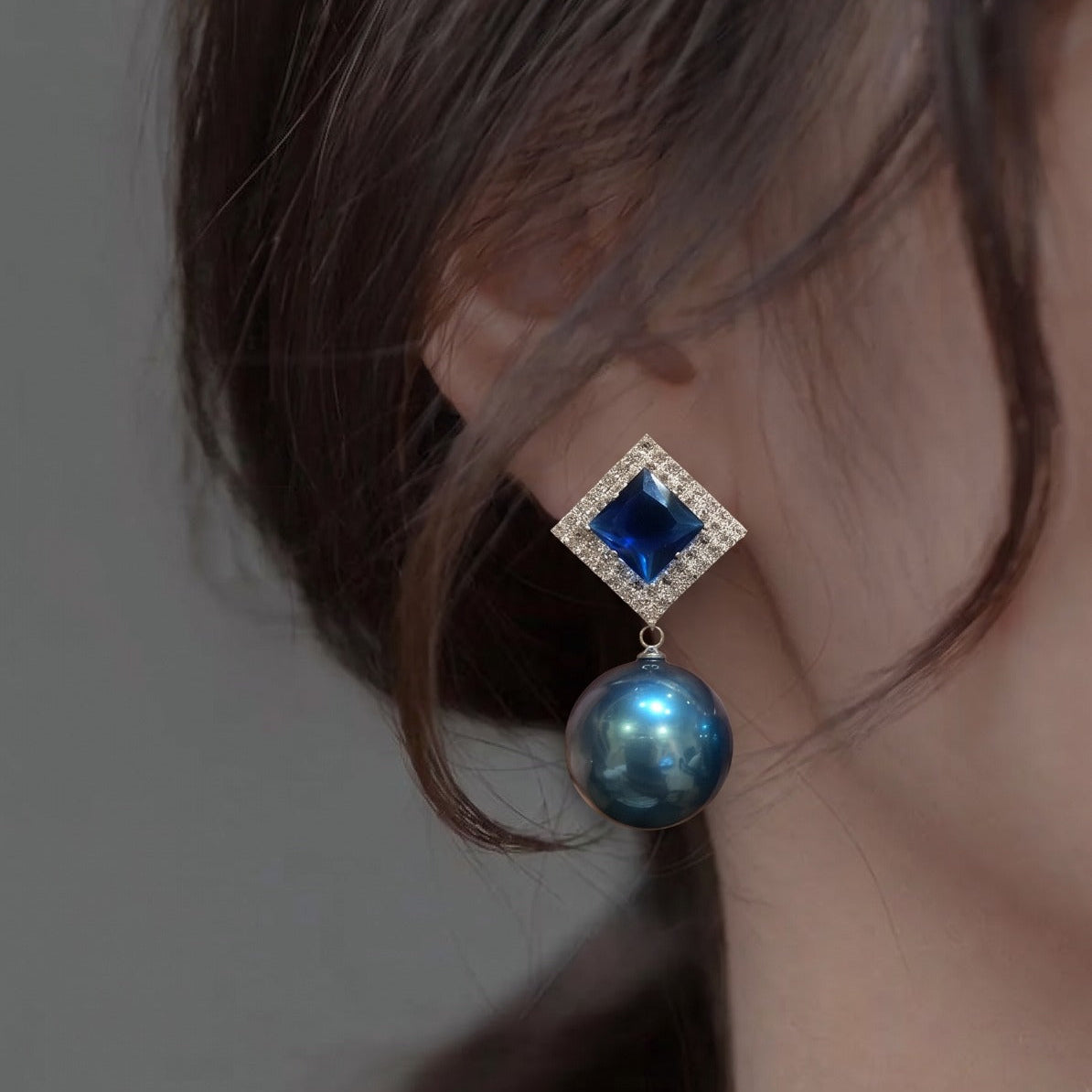 Charming Design Gold Plated Crystal Stones Earrings For Girls/women