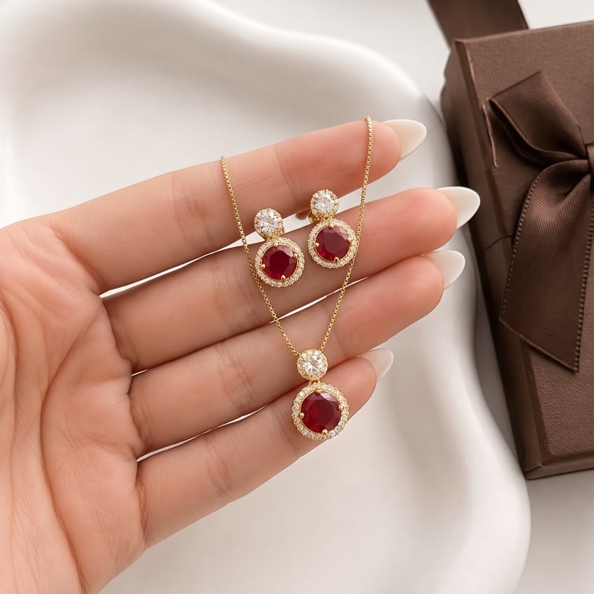 Luxury Design Gold Plated Crystal Stones Necklace Set For Girls/women