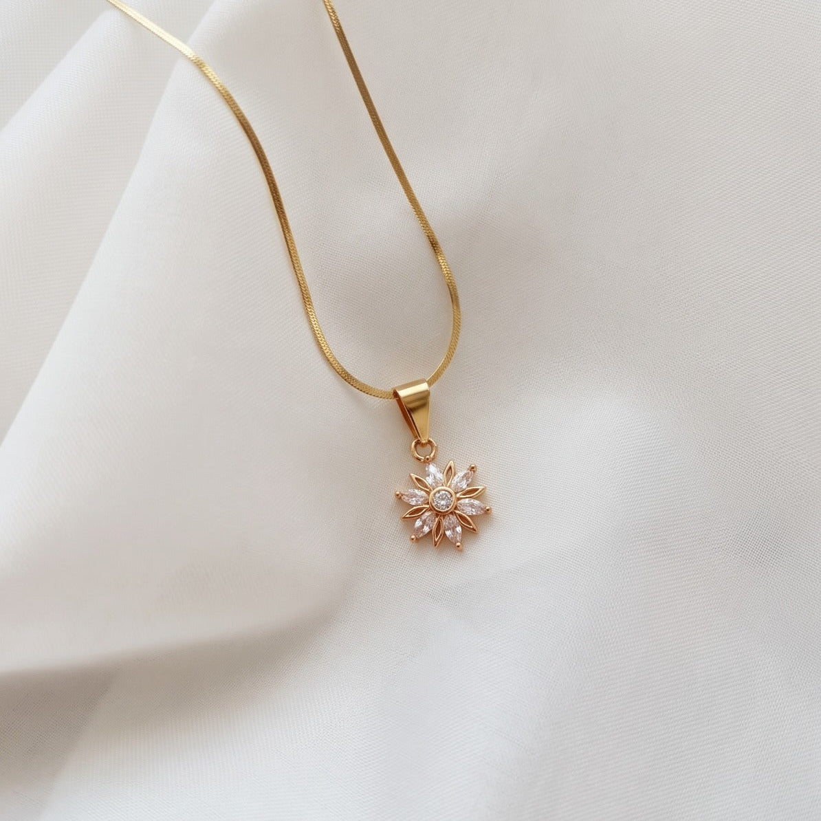 Stylish Design Gold Plated Crystal Stones Necklace For Girls/women