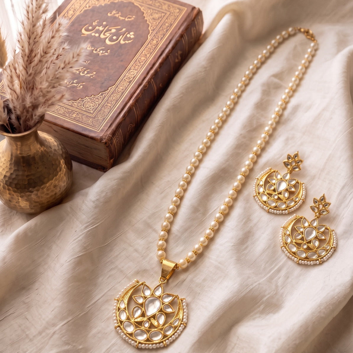 Charming Design Gold Plated Crystal Stones Necklace Set For Girls/women