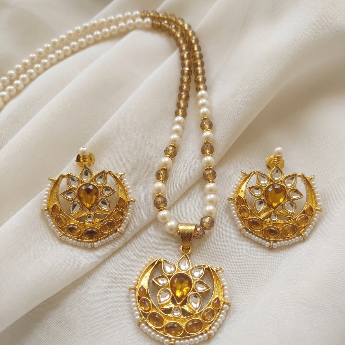 Dazzling Design Gold Plated Crystal Stones Necklace Set For Girls/women