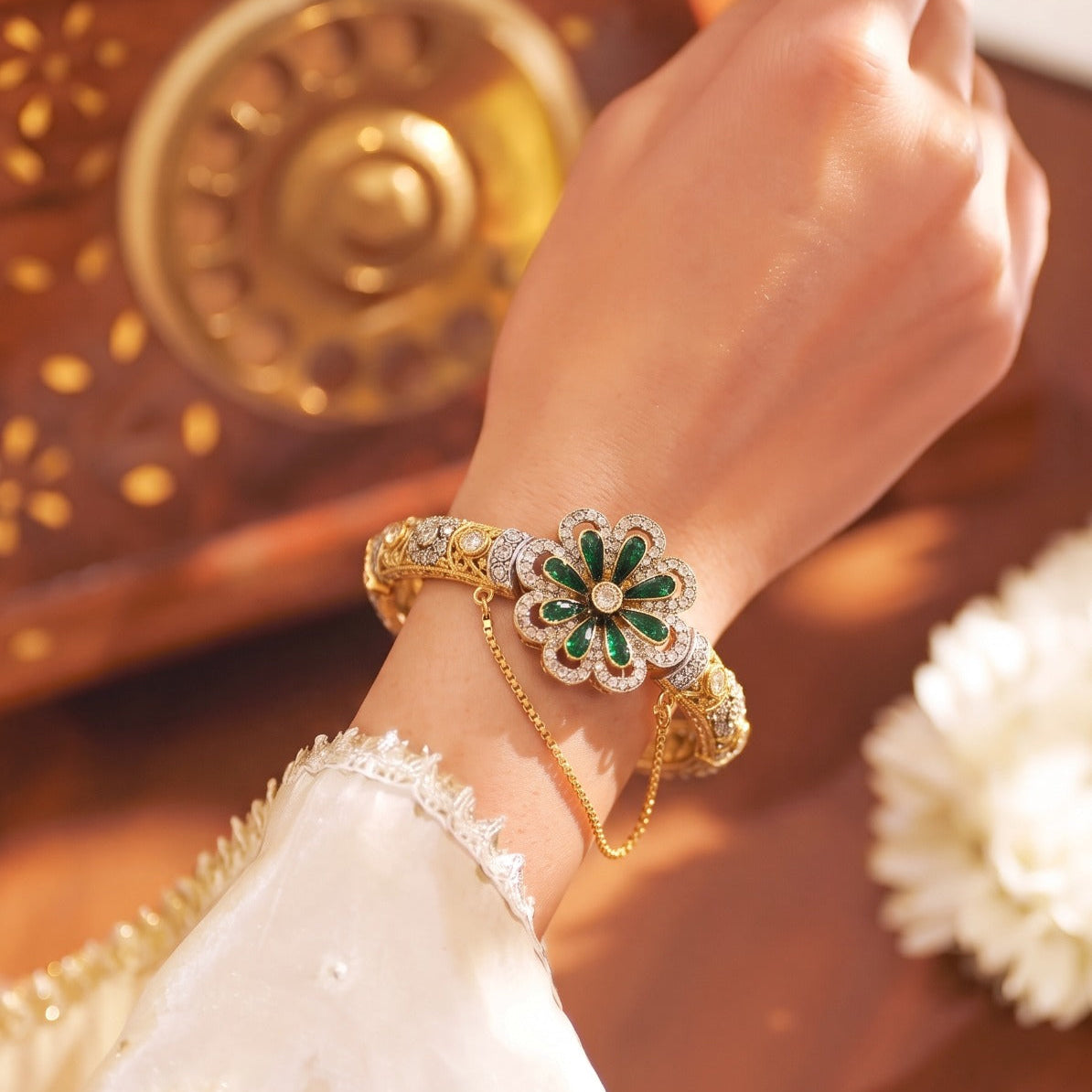 Beautiful Design Gold Plated Crystal Stones Bangle For Girls/women