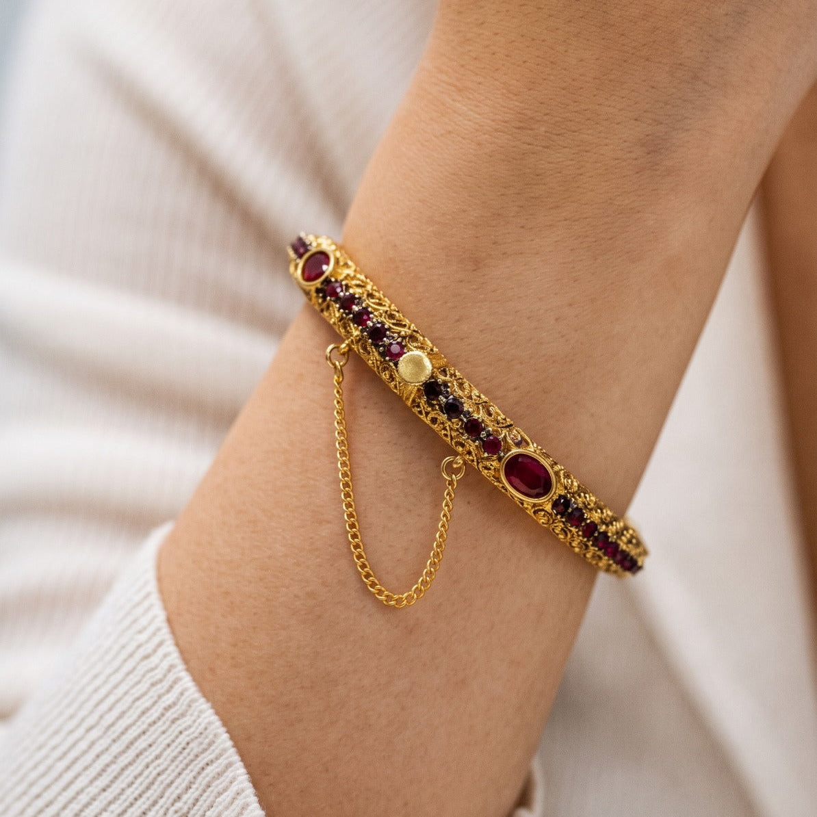 Stylish Design Gold Plated Crystal Stones Bangle For Girls/women