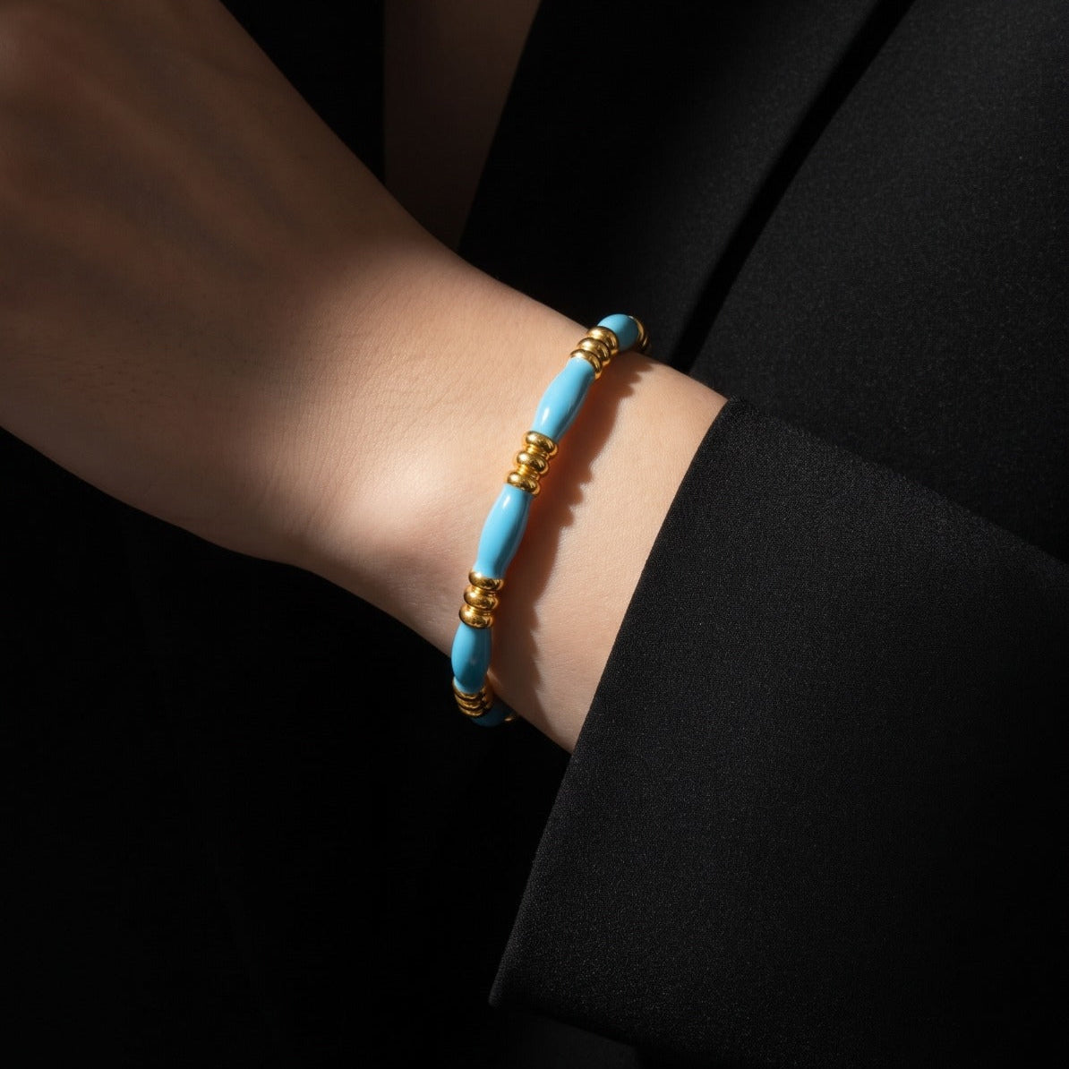 Elegant Unique Design Gold Plated Bracelet For Girls/women