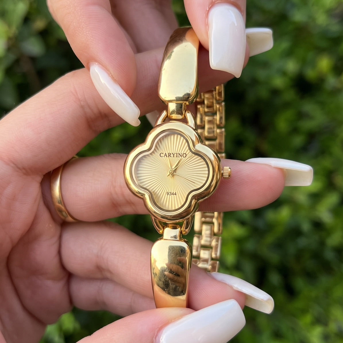 Elegant Watch Design Gold Plated Bracelet for Girls/Women