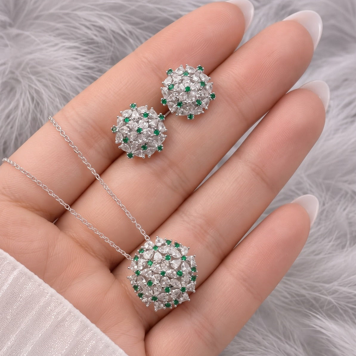Beautiful Design Silver Plated Crystal Stones Necklace Set for Girls/Women