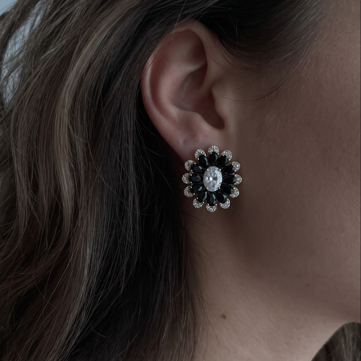 Stylish Design Silver Plated Crystal Stones Earring For Girls/women
