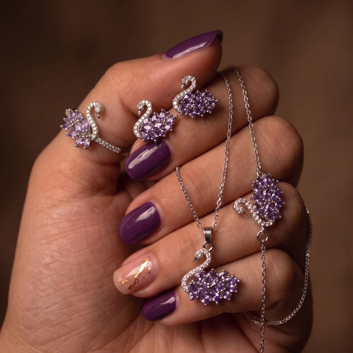 Glamorous Design Silver Plated Crystal Stones Necklace Set for Girls/Women