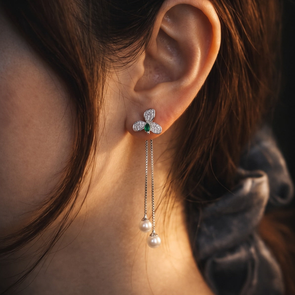 Charming Design Silver Plated Crystal Stones Earring For Girls/women