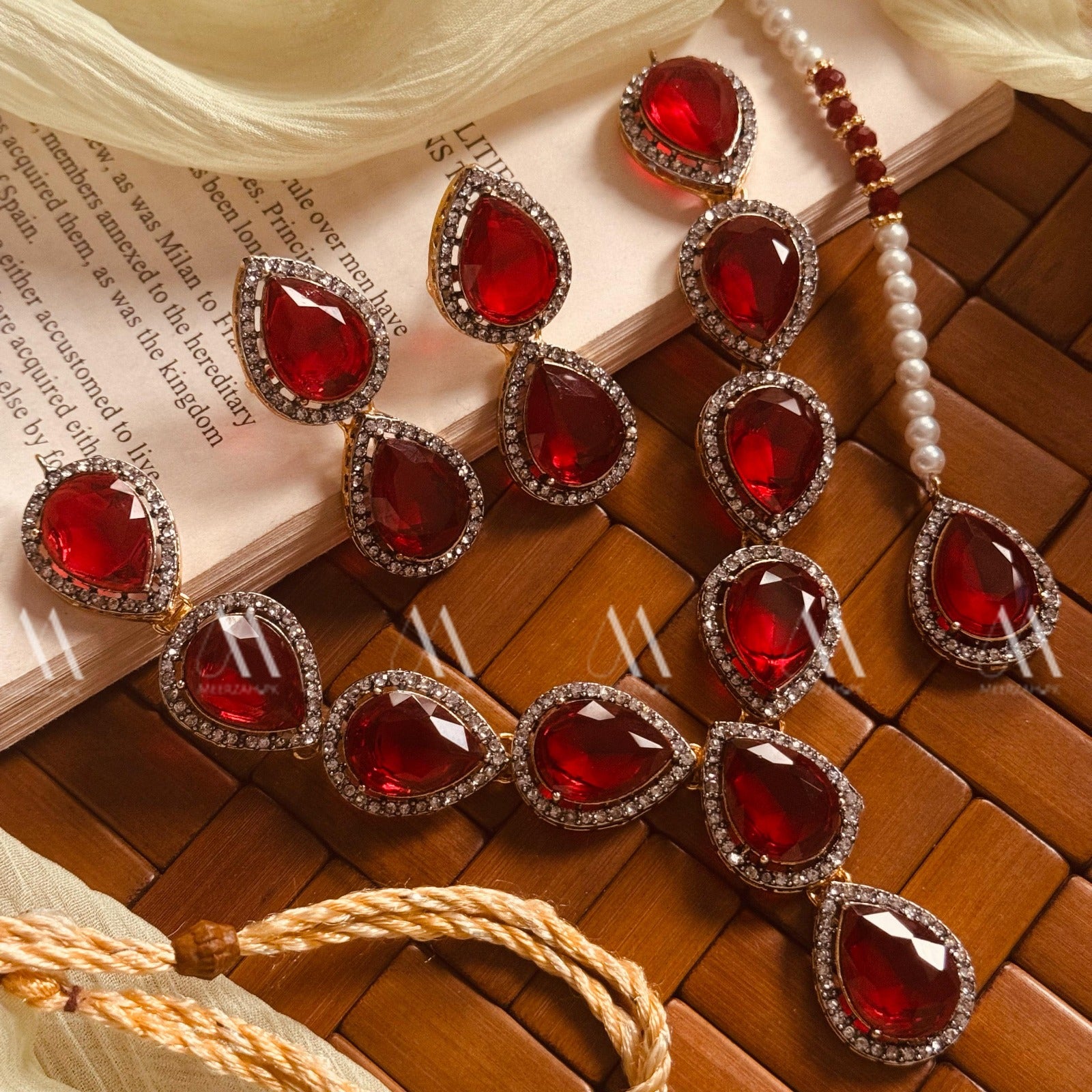 Luminous Design Gold Plated Real Stones Necklace Set for Girls/Women