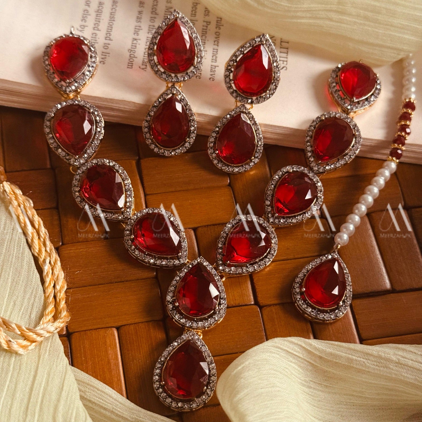 Luminous Design Gold Plated Real Stones Necklace Set for Girls/Women
