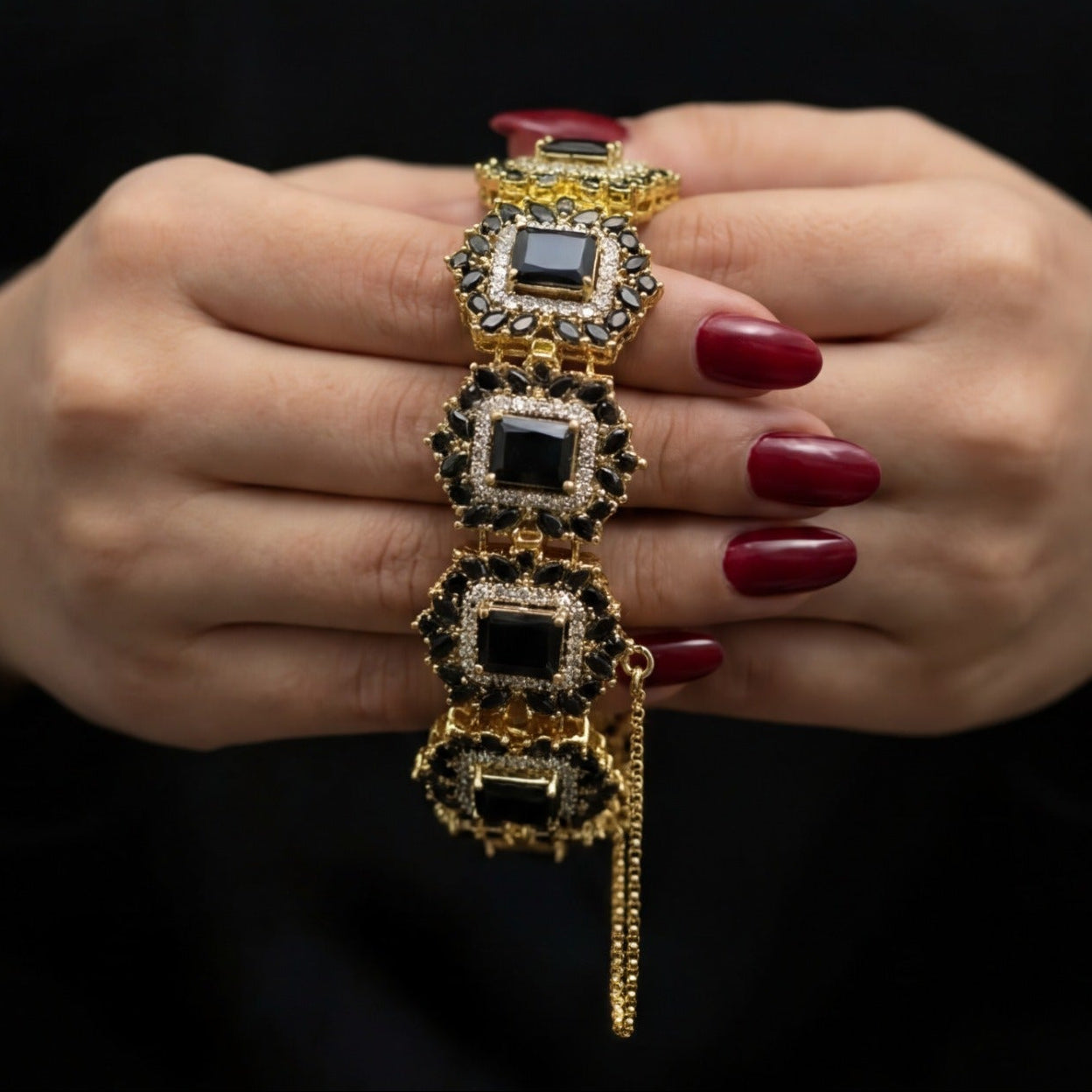 Glamorous Design Gold Plated Crystal Stones Bracelet for Girls/Women