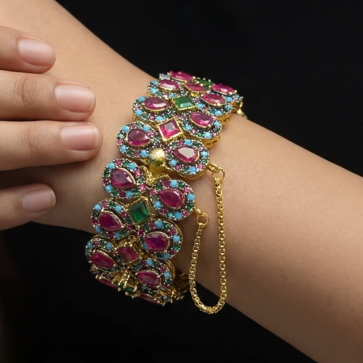 Charming Unique Design Gold Plated Crystal Stones Bracelet for Girls/Women