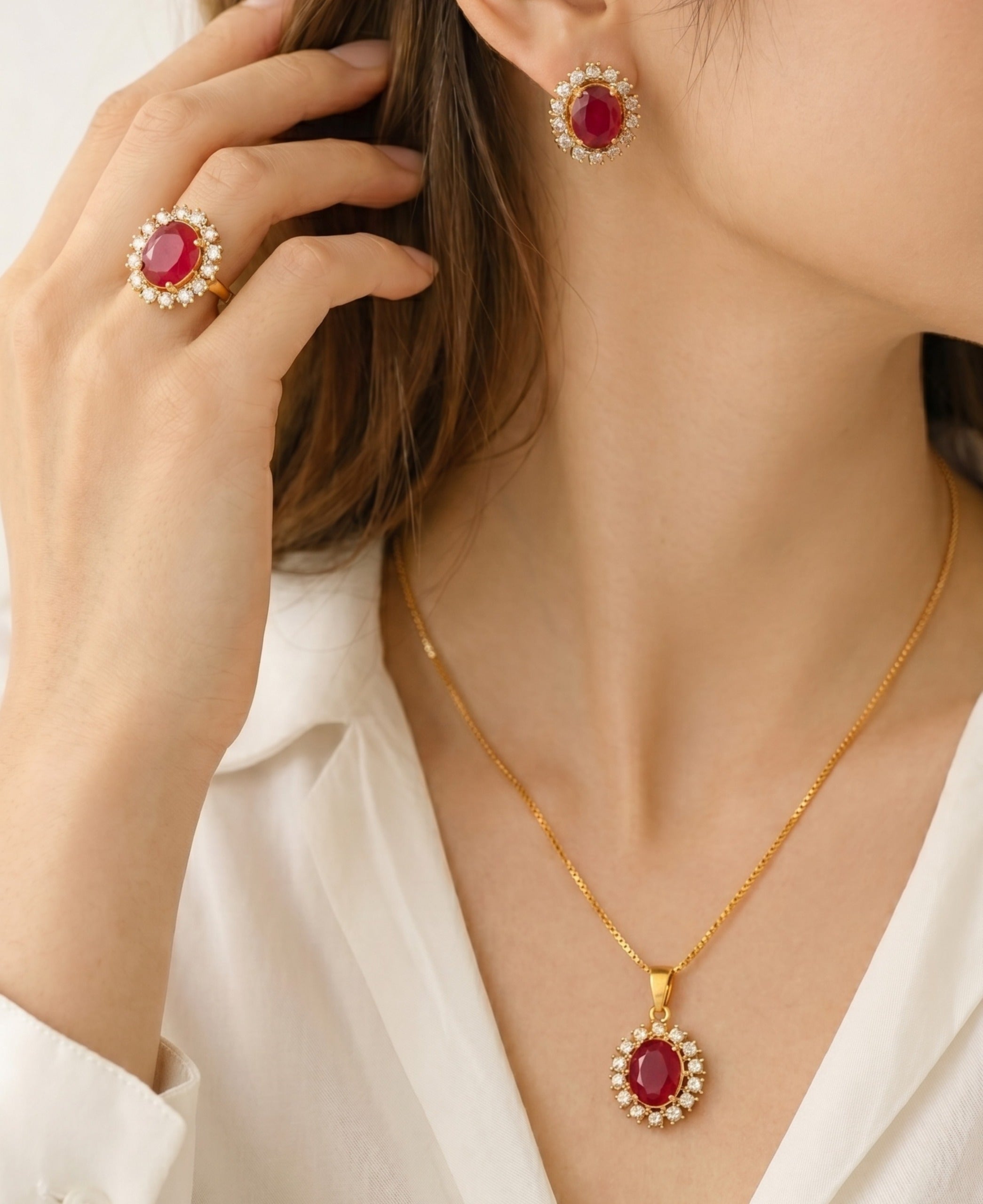 Beautiful Design Gold Plated Crystal Stones Necklace Set for Girls/Women