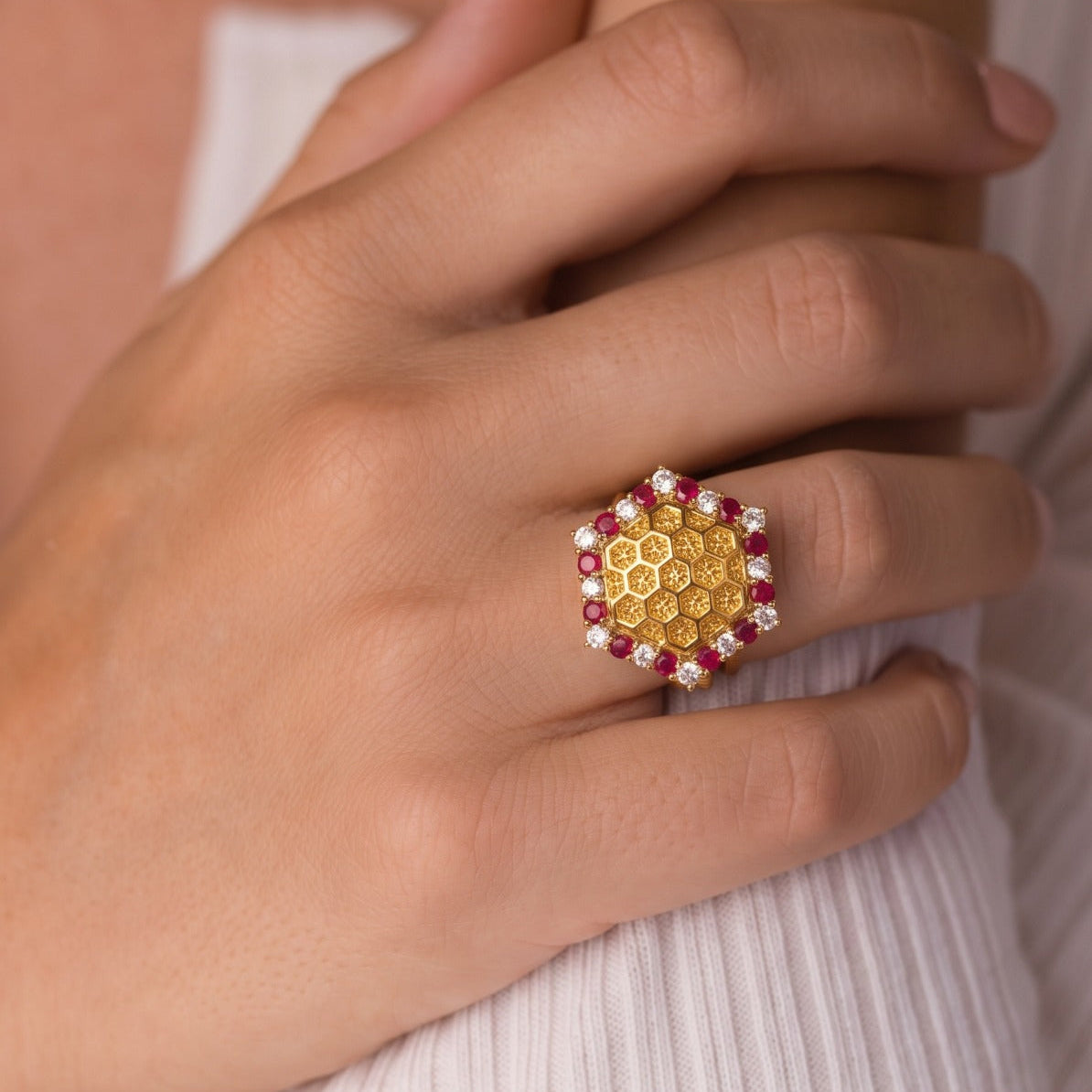Luxury Design Gold Plated Crystal Stones Ring For Girls/women