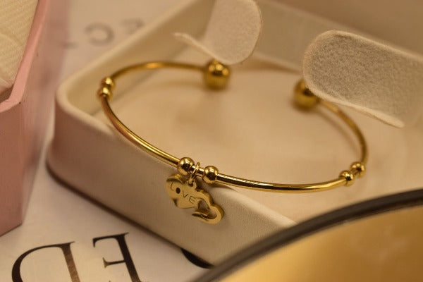 Elegant Stylish Heart Crystal Golden Bangle Bracelet for Girls/Women