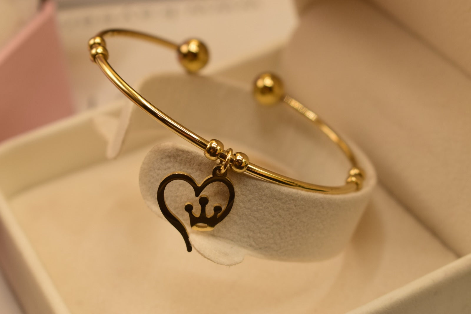 Elegant Stylish Heart Golden Bangle Bracelet for Girls/Women