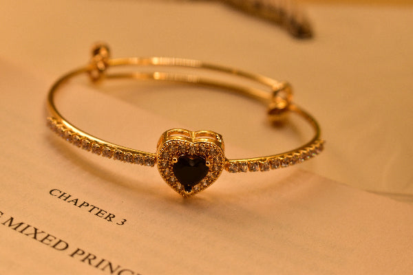 Gorgeous Heart Design Gold Plated Real Stones Bracelet for Girls/Women