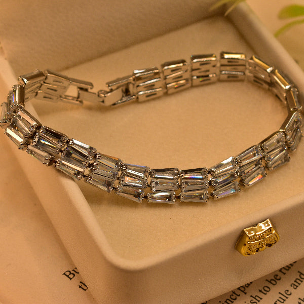 Stylish Unique Design Crystal Stones Bracelet for Girls/Women