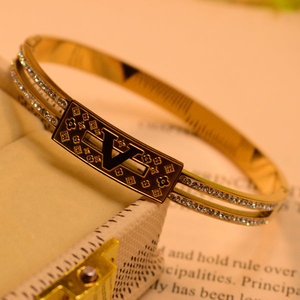 Dazzling Unique Design Gold Plated Crystal Stones Bracelet for Girls/Women