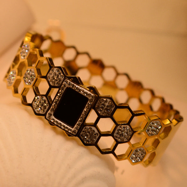 Beautiful Unique Design Gold Plated Crystal Stones Bracelet for Girls/Women