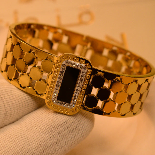 Glamorous Unique Design Gold Plated Crystal Stones Bracelet for Girls/Women