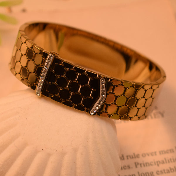 Elegant Unique Design Gold Plated Crystal Stones Bracelet for Girls/Women